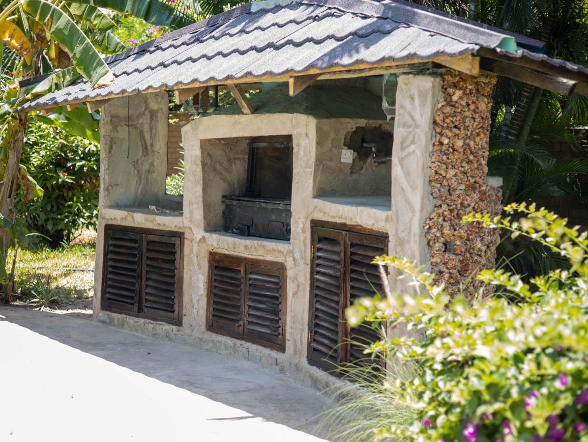 Amani Paradise - Luxury Villas Diani Beach Eksteriør bilde