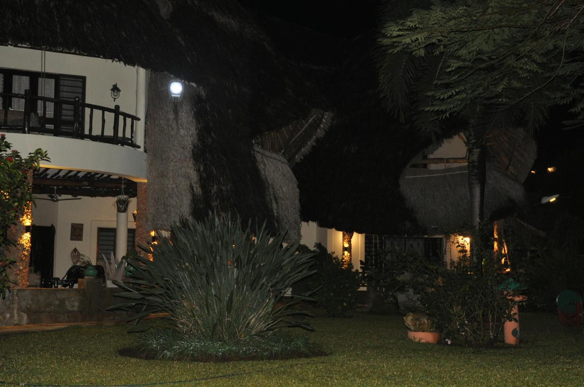 Amani Paradise - Luxury Villas Diani Beach Eksteriør bilde